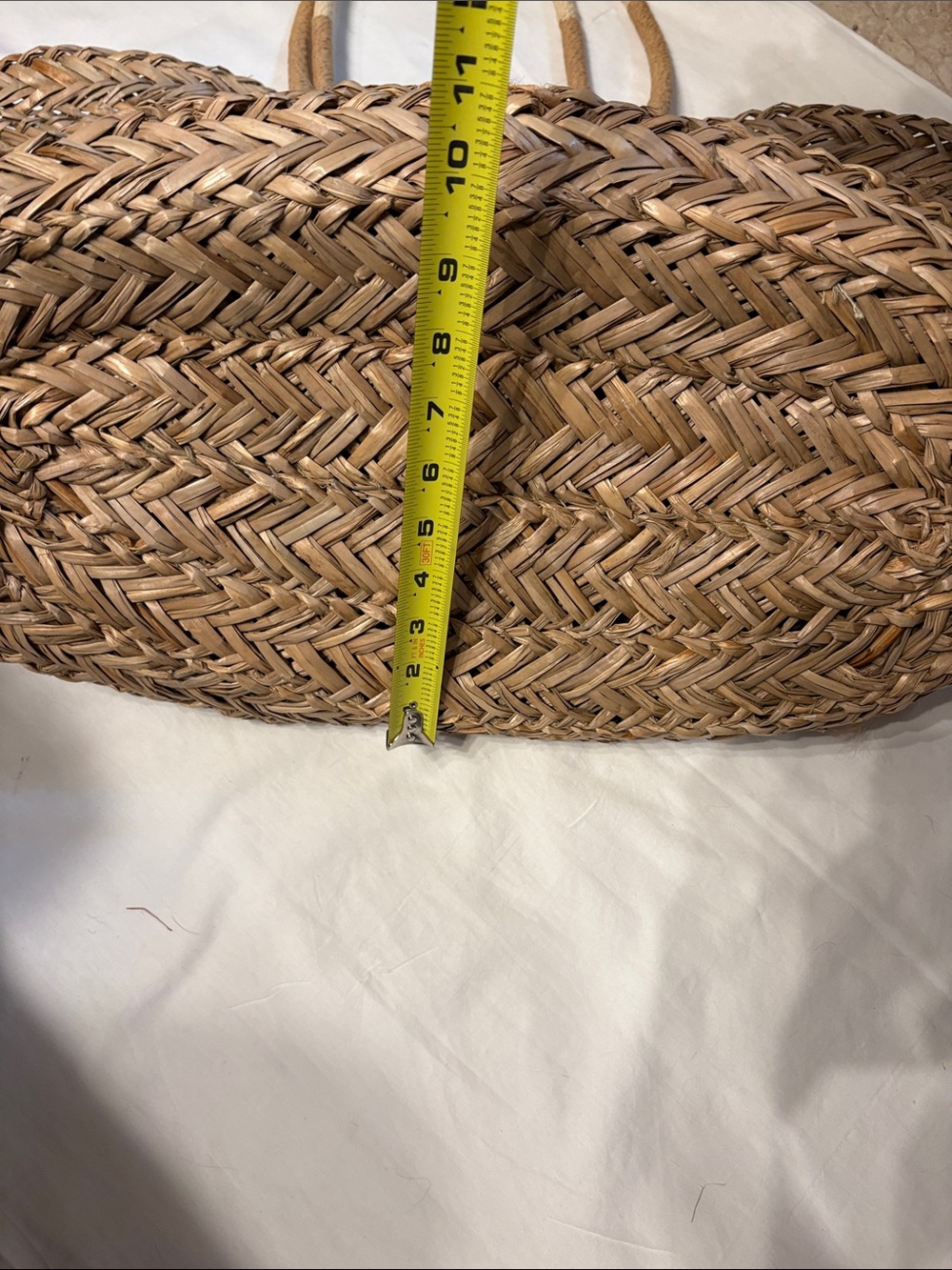 Woven Straw Tote Bag in Natural Beige - Casual Women’s Beach Bag Resortwear - Picture 5 of 7